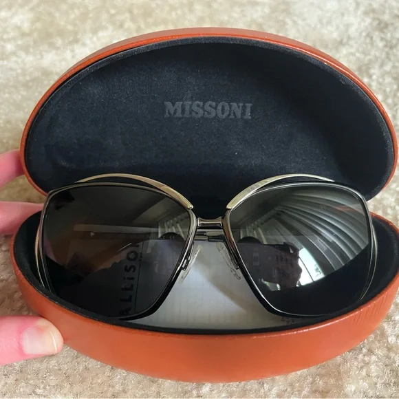 MISSONI PRE-LOVED AUTHENTIC SIGNATURE LOGO BLACK/SILVER LUXURIOUS SUNGLASSES Missoni | Accessories | Missonimis 042sblackgrey Sunglasses  main image 4